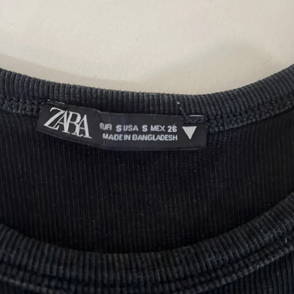 Zara Basic Rib Tank Top - Picture 4 of 4